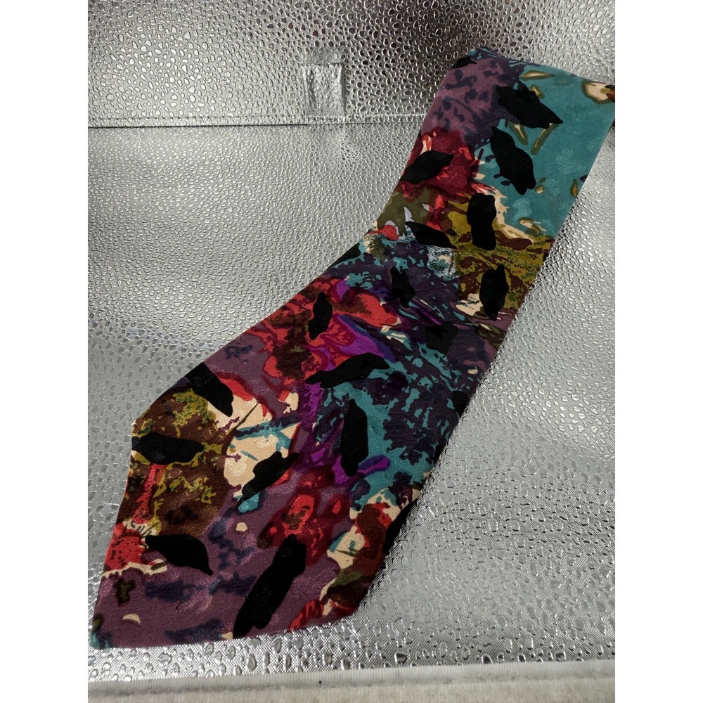 Guy Laroche Paris All Silk mens tie  Abstract‎